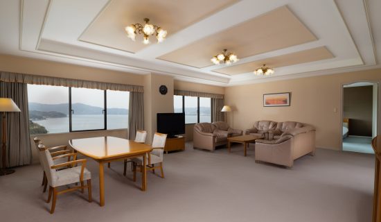 Classic Deluxe Suite with 4 single beds, Ocean/Sea view